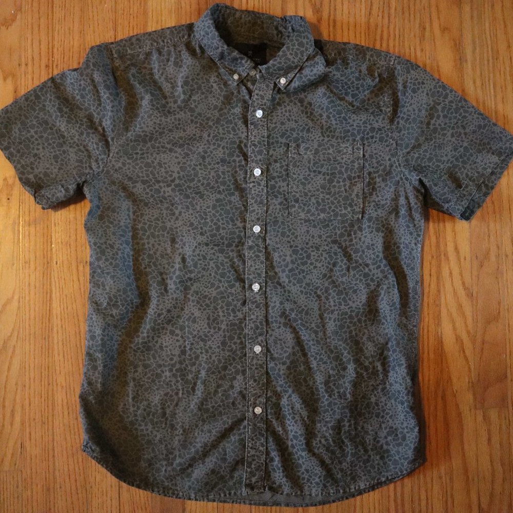 Roark patterend botton up shirt - Large